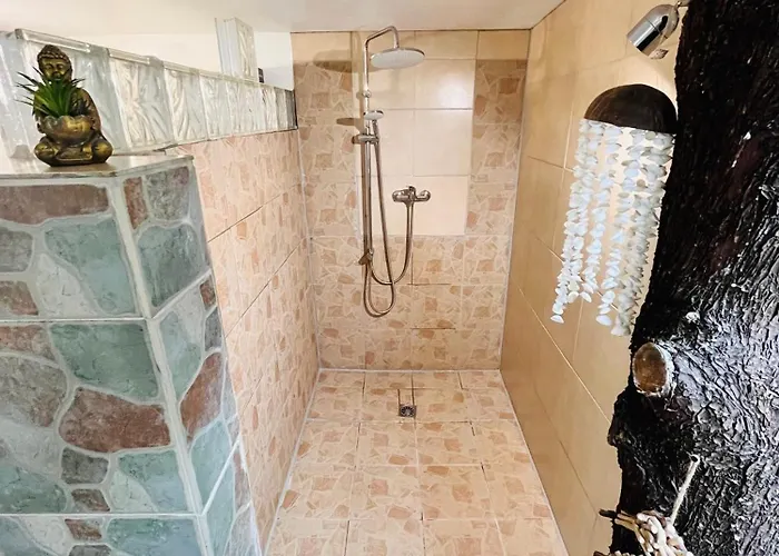 Location T3 Jardin Avec Piscine Holiday home