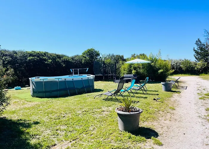 Holiday home Location T3 Jardin Avec Piscine Meze